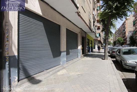  Local comercial junto hipercor - GRANADA 