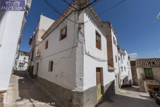 VENTA DE CASA PARA REFORMAR EN ALBUÑUELAS - GRANADA