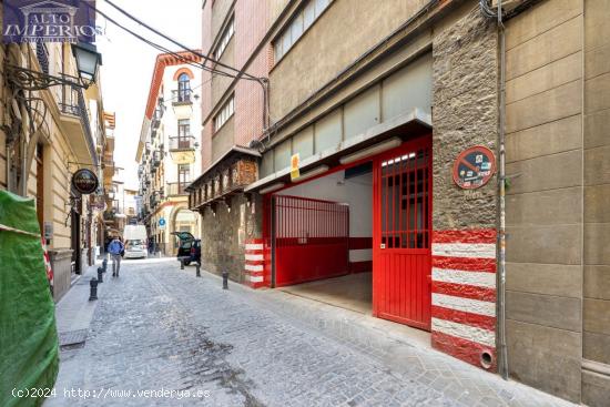 Estas buscando un amplia plaza de garaje en pleno centro de Granada????? - GRANADA