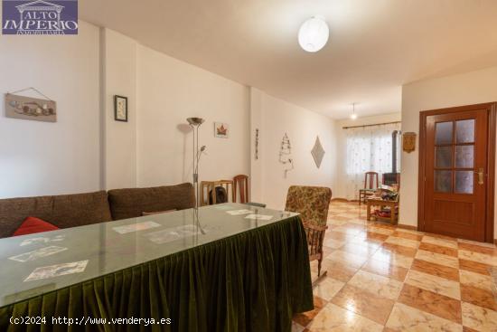 VENTA DE BONITA CASA EN MELEGIS - GRANADA