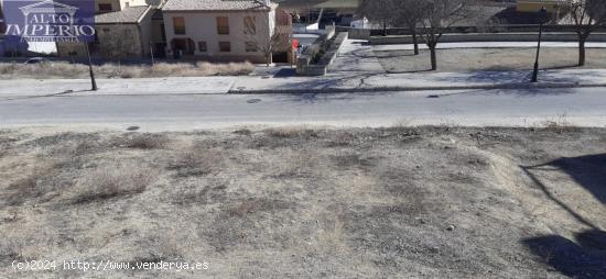 Inmejorable terreno con 2 frentes para la casa de tus sueños. - GRANADA