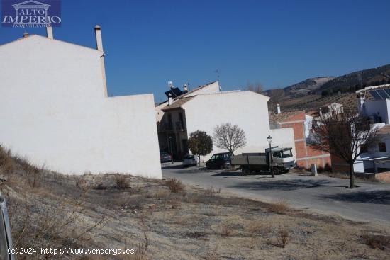 Inmejorable terreno con 2 frentes para la casa de tus sueños. - GRANADA