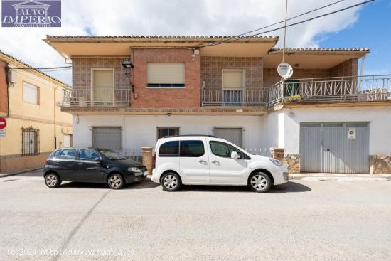 CASA A REFORMAR EN EL CENTRO DE ALFACAR - GRANADA