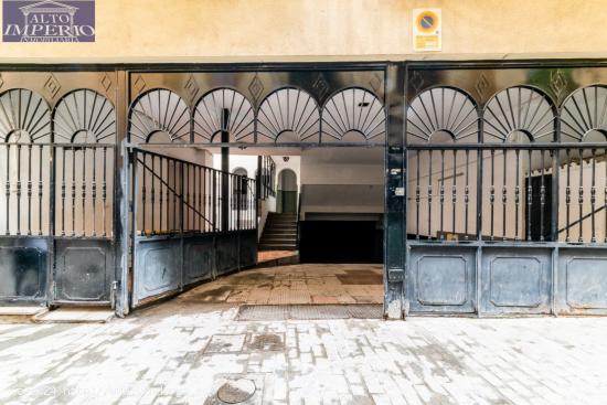 Estupenda plaza de Garaje en el centro de Granada! - GRANADA