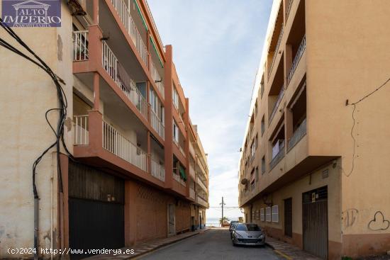 ESTUPENDO ATICO JUNTO AL MAR CON TERRAZA FANTASTICA - GRANADA