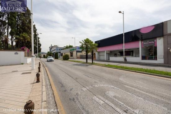  Espectacular nave comercial en Avenida Fernando de los Rios junto Hiperdeluz - GRANADA 