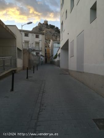 VENTA DE GARAJES EN PLENO CENTRO, PRECIO NEGOCIABLE - ALICANTE