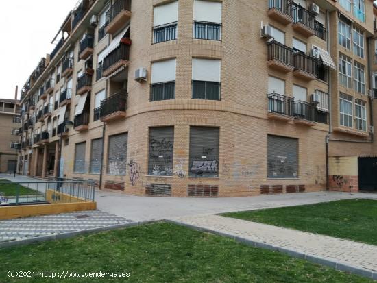 Se vende local cormercial de 303 m2 en Elda. - ALICANTE