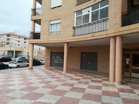 Se vende local cormercial de 303 m2 en Elda. - ALICANTE