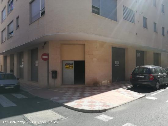 Se alquila local comercial 500 m2 - ALICANTE