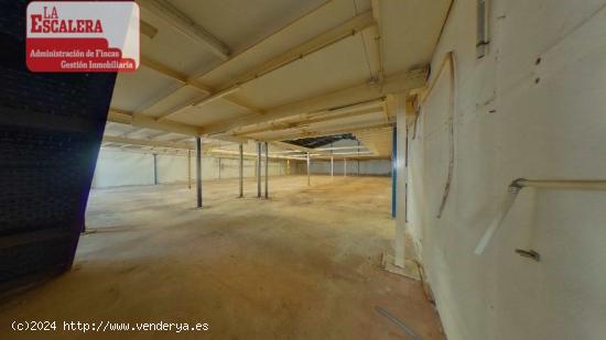 Nave industrial de 560m2 - ALICANTE