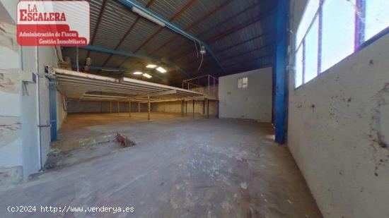 Nave industrial de 560m2 - ALICANTE