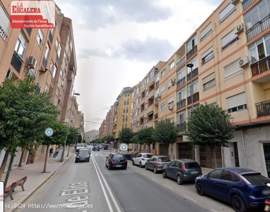 Av. Elda, a pie de calle, 148m2 - ALICANTE