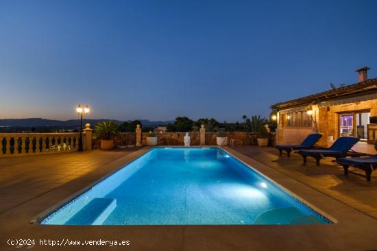 Chalet de lujo con espectaculares vistas en urbanización privada en el término de Palma de Mallorc