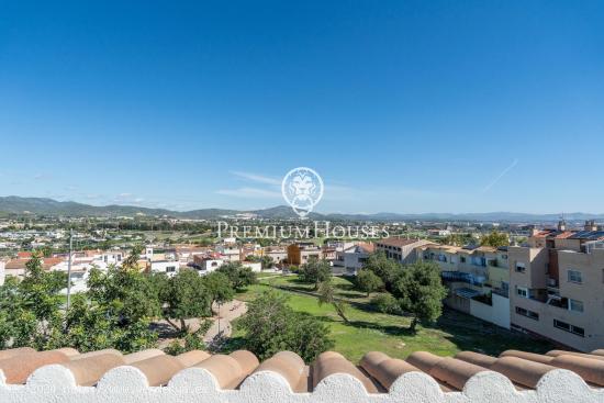 Casa adosada con vistas en la Collada - BARCELONA