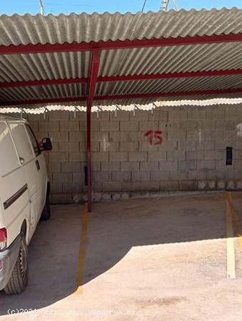 Se alquila parking en garaje cerrado. - ALICANTE