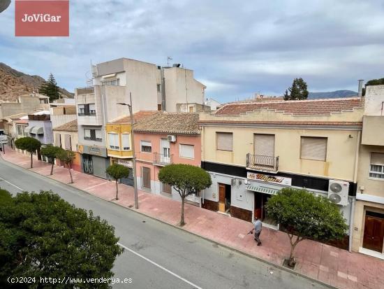 Estupendo piso a la venta en pleno centro - MURCIA