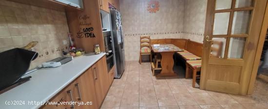 AOC VENDE CHALET EN UGENA CON 4HAB,2BAÑOS ,1 ASEO,PISCINA Y GARAJE - TOLEDO