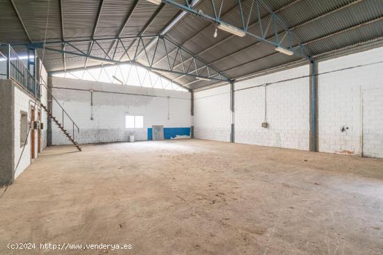 NAVE INDUSTRIAL DE 240M2 EN JUN-GRANADA - GRANADA