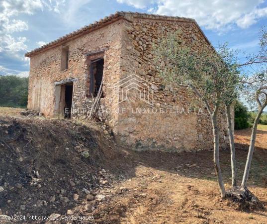 MASIA DE ORIGEN SOBRE  TERRENO RUSTICO EN USERES - CASTELLON