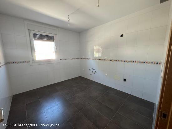 SE VENDE PISO A ESTRENAR EN CUATROVIENTOS- PONFERRADA - LEON