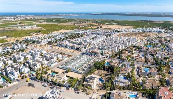 VILLAS EN CIUDAD QUESADA ROJALES. - ALICANTE