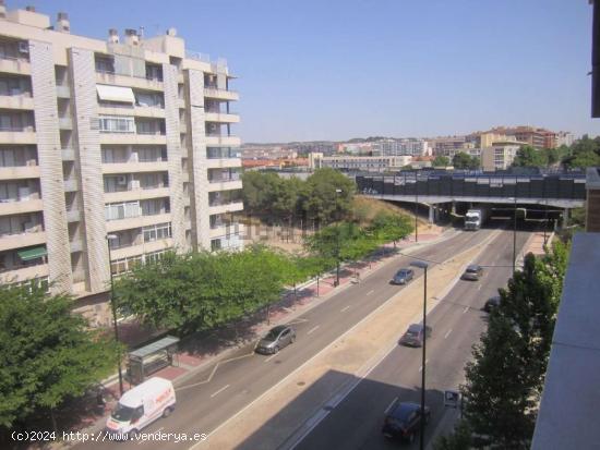 Habitación en piso compartido en Zaragoza - ZARAGOZA