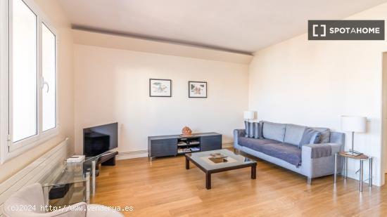 Moderno apartamento totalmente equipado en Eixample Dreta - BARCELONA