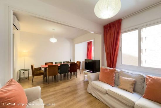 Apartamento entero de 3 habitaciones en Barcelona. - BARCELONA