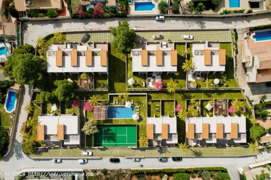 17 CHALETS DE VANGUARDIA EN URBANIZACIÓN PRIVADA EN EL CALPE - ALICANTE