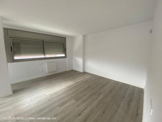 PISO MUY LUMINOSO EN VENTA EN CENTRO MANRESA - BARCELONA