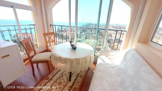 GRAN APARTAMENTO CON VISTAS AL MAR EN TORREVIEJA, 2 HAB, 2 BAÑOS - ALICANTE