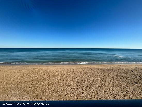  APARTAMENTO EN PRIMERA LINEA FRONTAL AL MAR - VALENCIA 