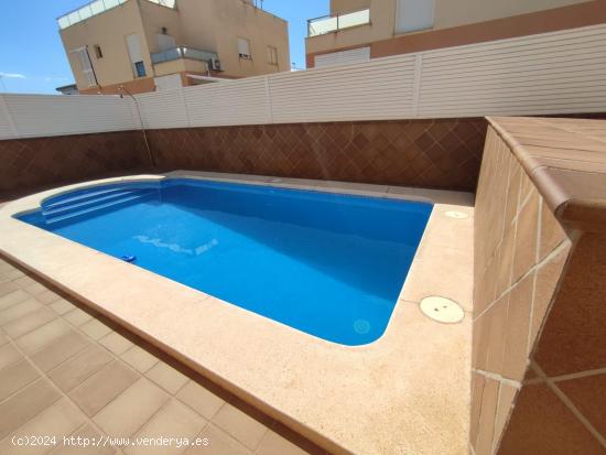 PAREADO CON PISCINA EN PLAYA DE BURRIANA - CASTELLON