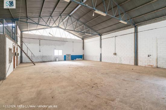 NAVE INDUSTRIAL DE 240M2 EN JUN-GRANADA - GRANADA