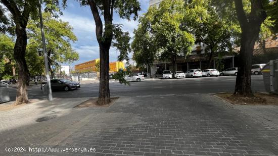 SE ALQUILA PLAZA DE GARAJE - SEVILLA