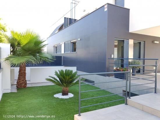 Excelente pareado con piscina y ascensor en zona Lledó de Castellón - CASTELLON