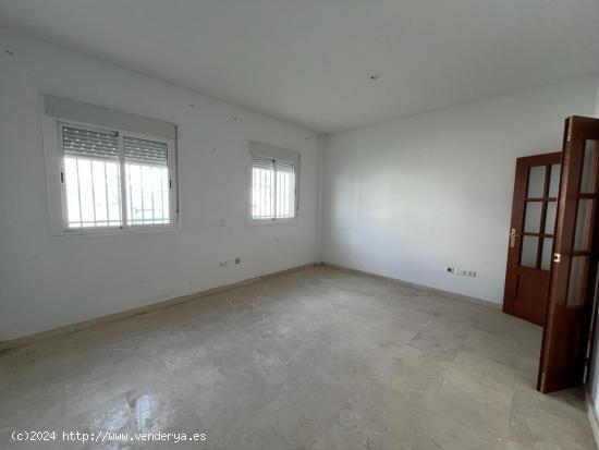  CASABANCO VENDE VIVIENDA DE TRES DORMITORIOS  EN BURGUILLOS DEL CERRO. - BADAJOZ 