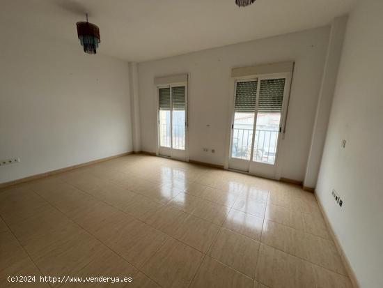 CASABANCO VENDE VIVIENDA TRES DORMITORIOS  EN BURGUILLO DEL CERRO. - BADAJOZ