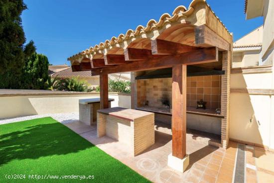 Se vende espectacular chalet independiente en Alicante - ALICANTE