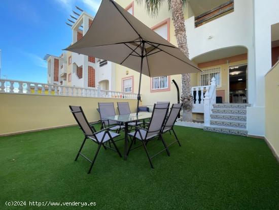 Bungalow en planta baja de 2 dormitorios con piscina comunitaria en La Zenia, Orihuela Costa. - ALIC