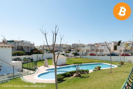 Adosado en Torrevieja en urbanización Lago Jardín II - ALICANTE