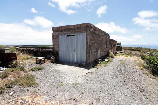 Terreno rústico con varias construcciones en Granadilla. - SANTA CRUZ DE TENERIFE