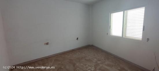 1 piso a reformar y 2 locales en San Isidro, Granadilla - SANTA CRUZ DE TENERIFE