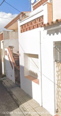 Unifamiliar adosada en venta  en Escala, L - Girona