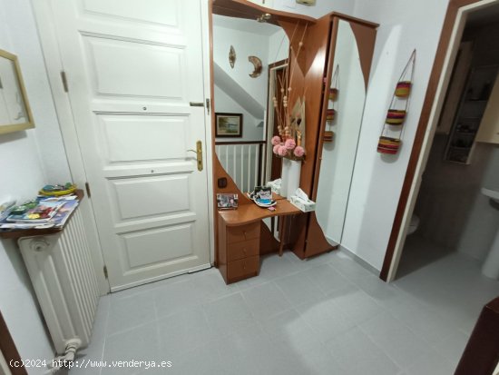 Unifamiliar adosada en venta  en Olot - Girona