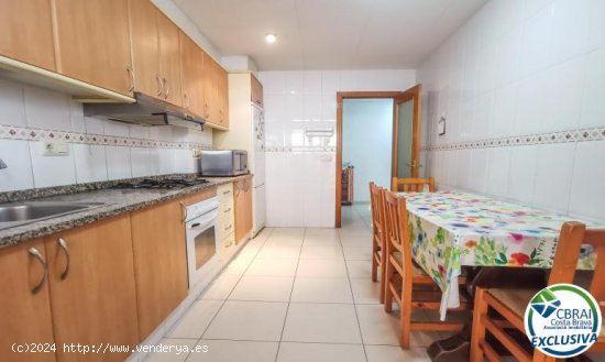 Unifamiliar adosada en venta  en Roses - Girona