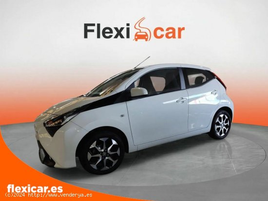 Toyota Aygo 1.0 70 x-play - Gijón