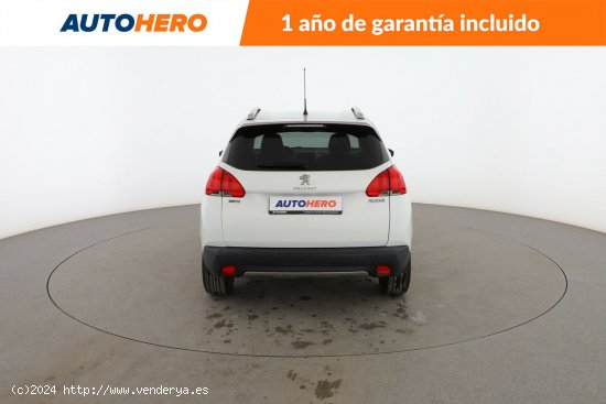 Peugeot 2008 1.2 PureTech Style - 