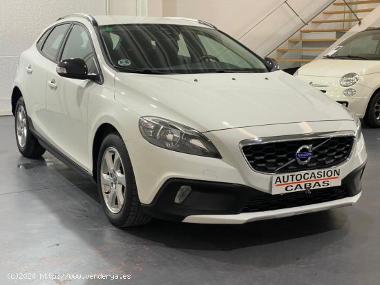 Volvo V40 Cross Country 1.6 D2 Momentum - Gelves